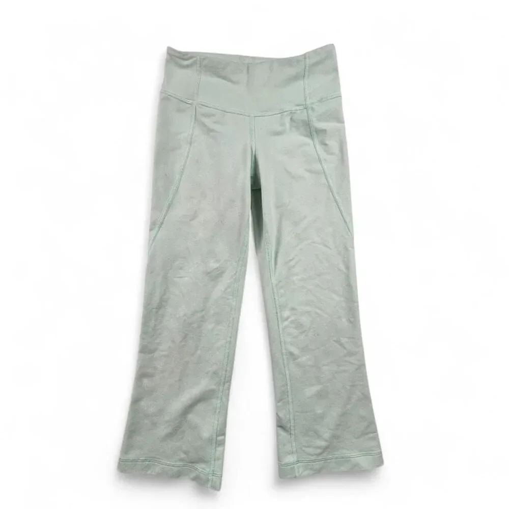 Lululemon Mint Green Groove Flare Leggings Womens 2 Yoga Pants Capri
