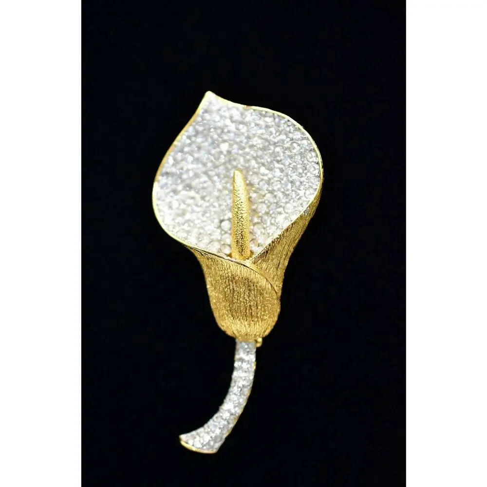 Nolan Miller stunning brooch