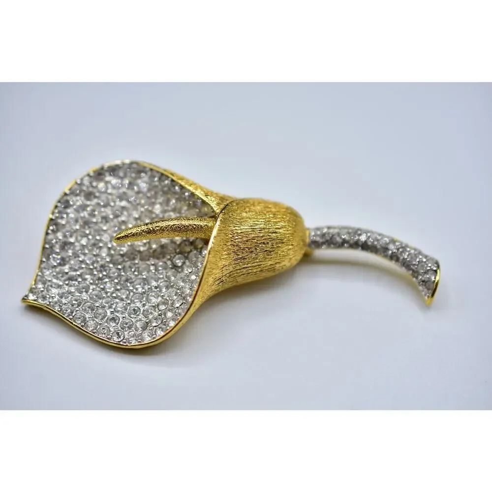 Nolan Miller stunning brooch