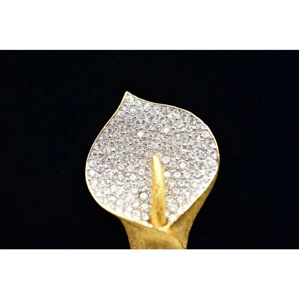 Nolan Miller stunning brooch