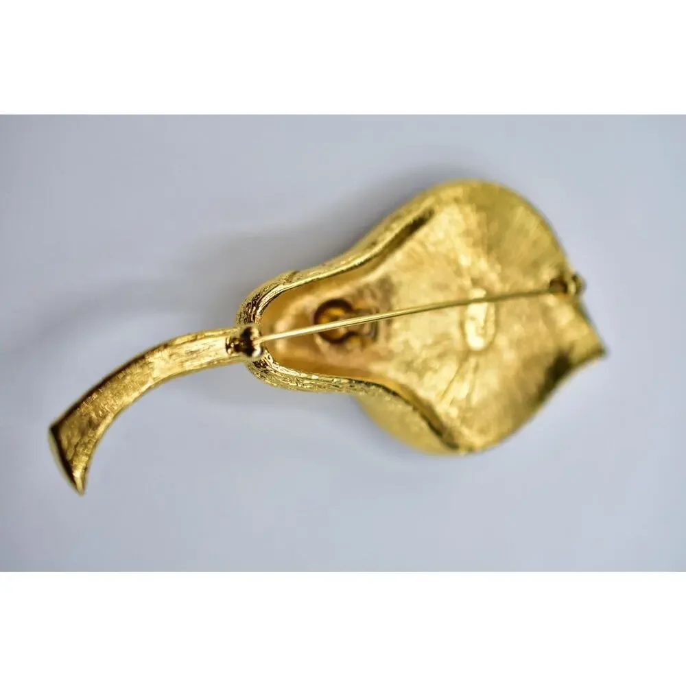 Nolan Miller stunning brooch