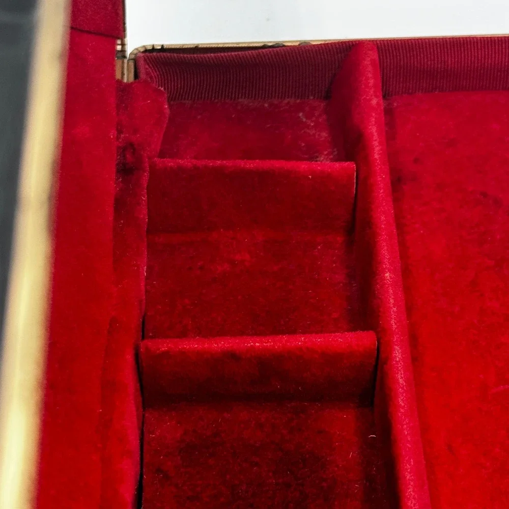 N/A vintage jewelry