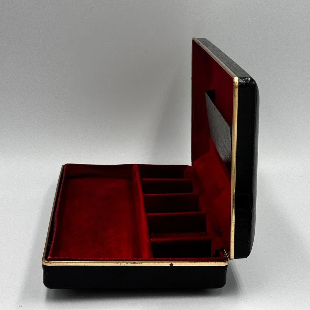 N/A vintage jewelry