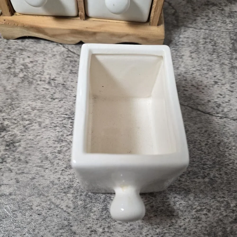 Taskets renaissance white