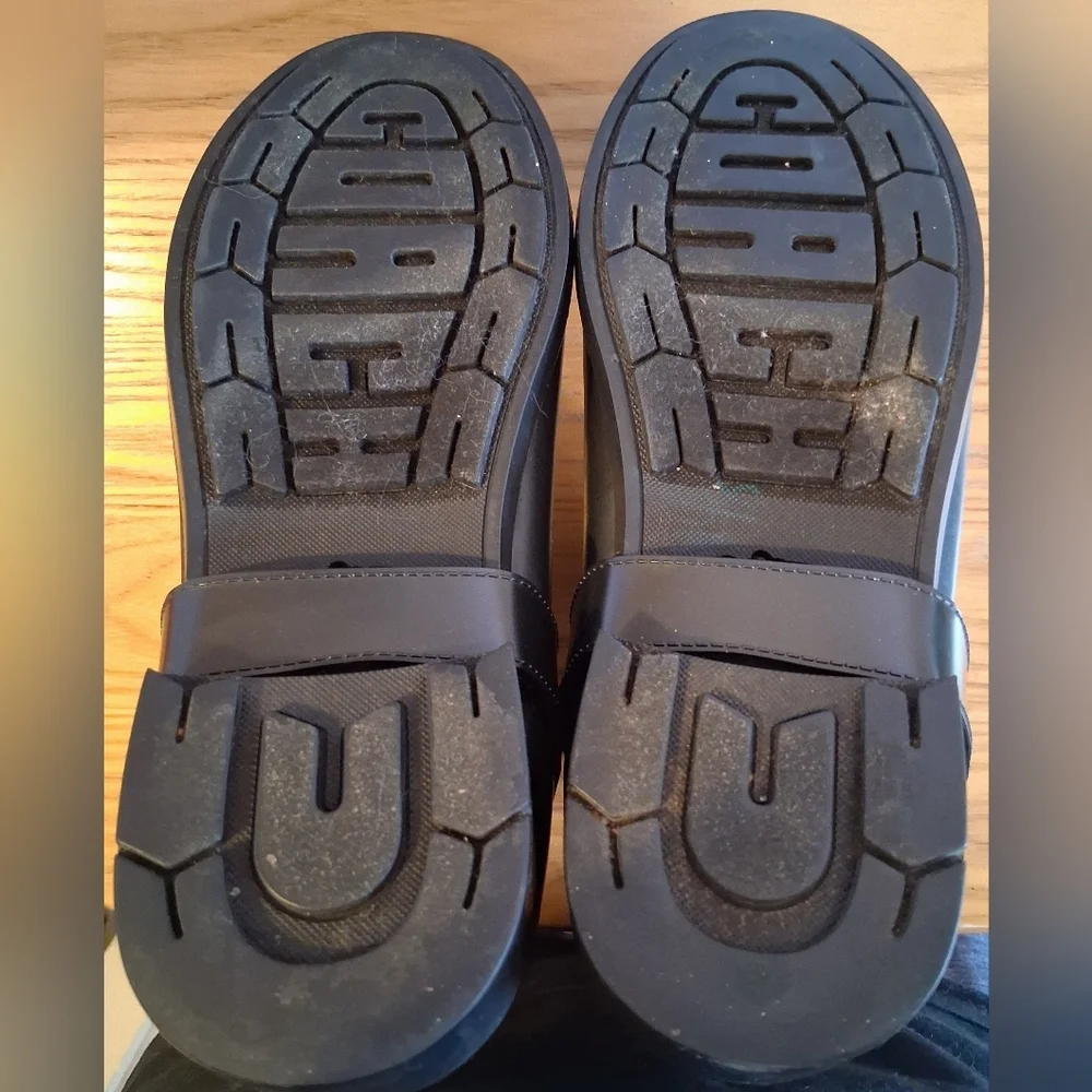 Coach nearly unworn