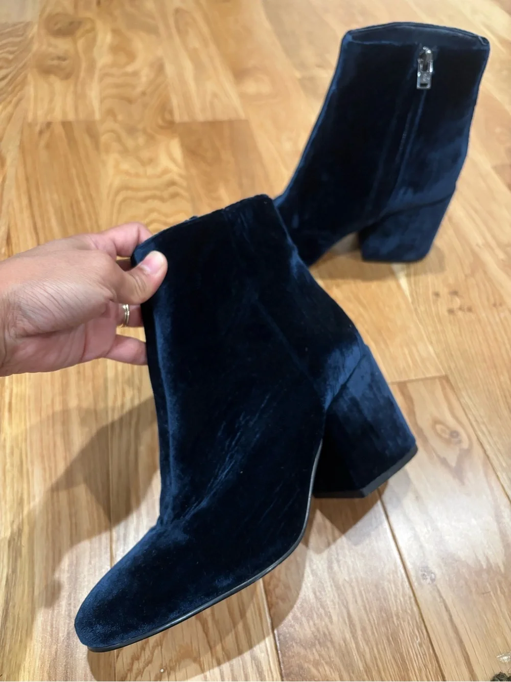 Sam Edelman elegant navy