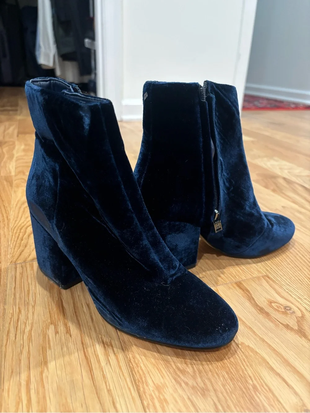 Sam Edelman Navy Velvet Booties size 6.5