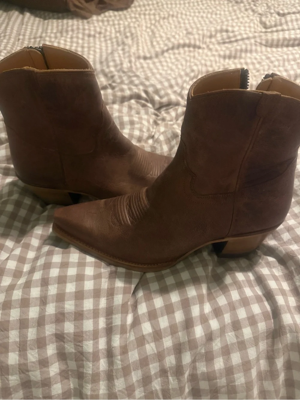 Tecovas sleek pointed