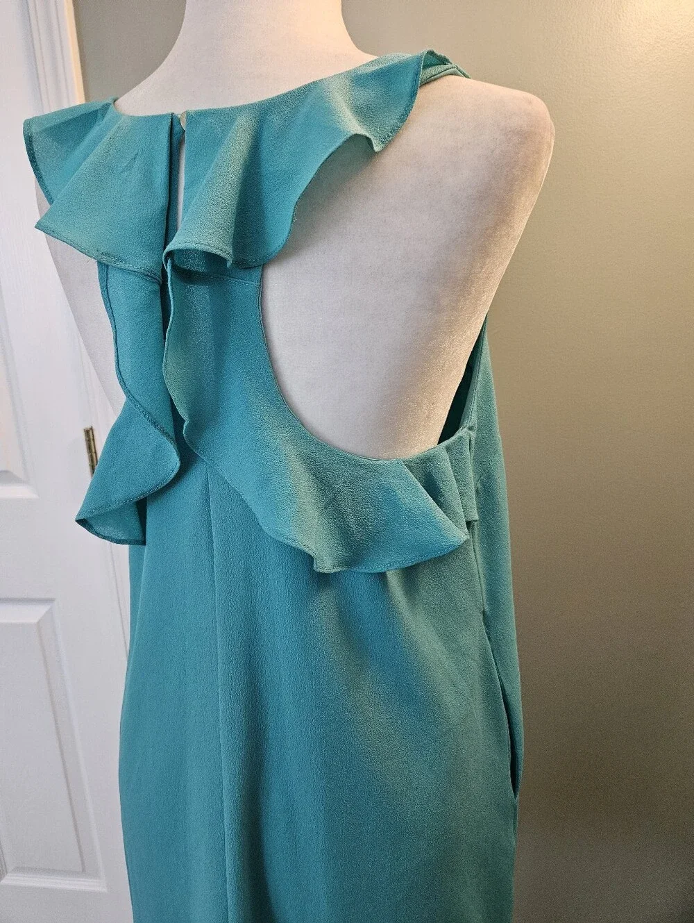 entro sleek sleeveless