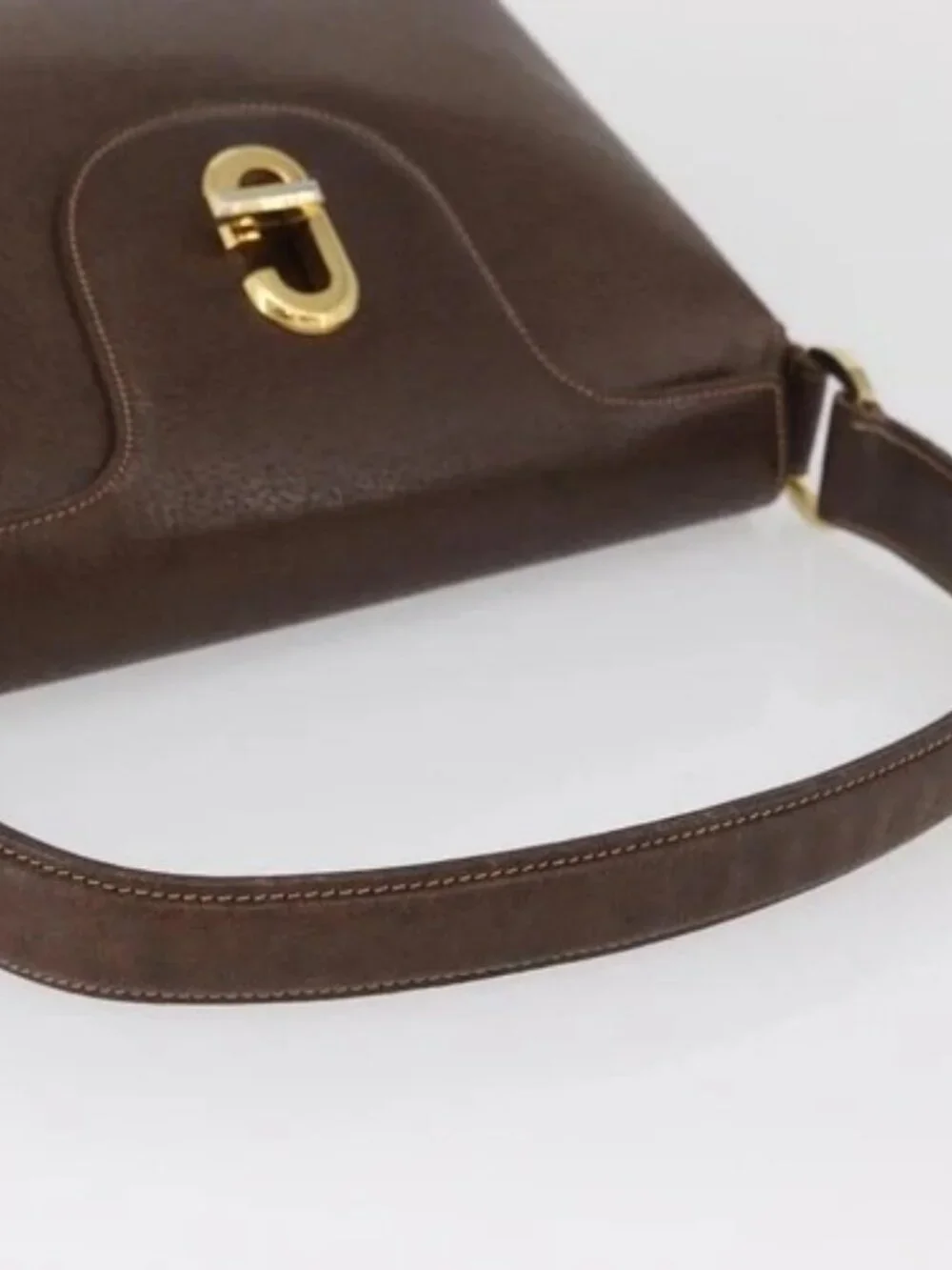 Gucci brand	gucci color	brown