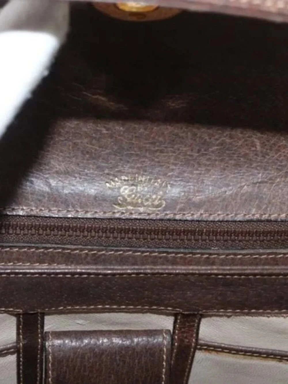 Gucci brand	gucci color	brown