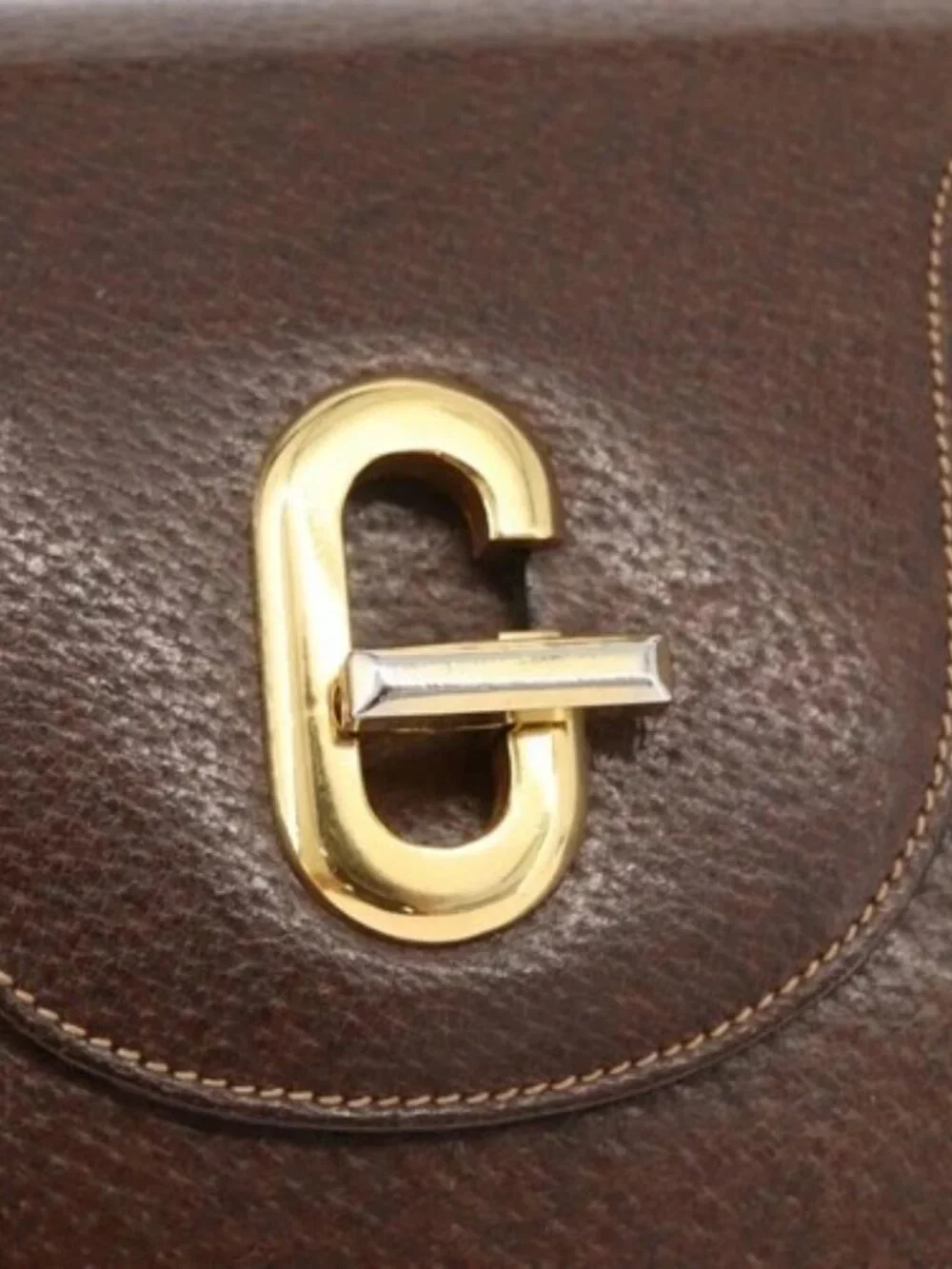 Gucci brand	gucci color	brown