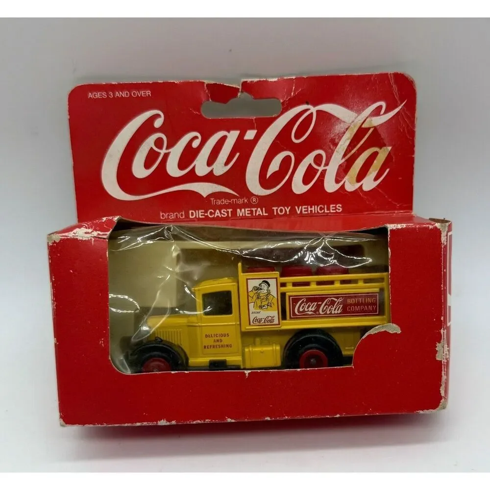 Lledo Die-Cast Metal‎ Coca-Cola Yellow Delivery Truck New Hartoy 1/64 Vintage