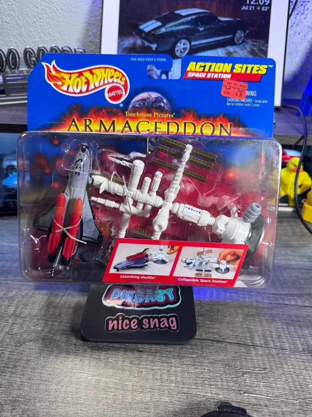 Hot wheels 1997 Armageddon action sites space station