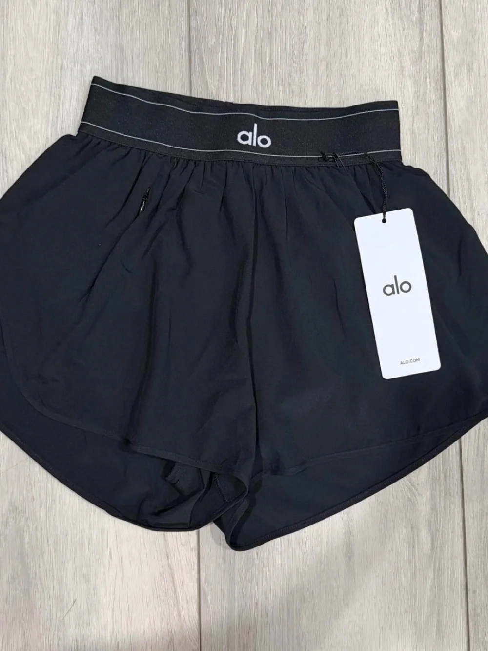 ALO Yoga lightweight athletic