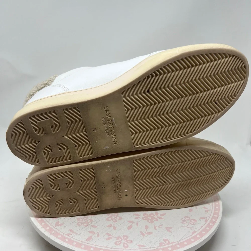 Sam Edelman embrace cozy