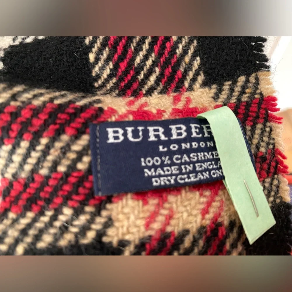 Burberry 100% cashmere
