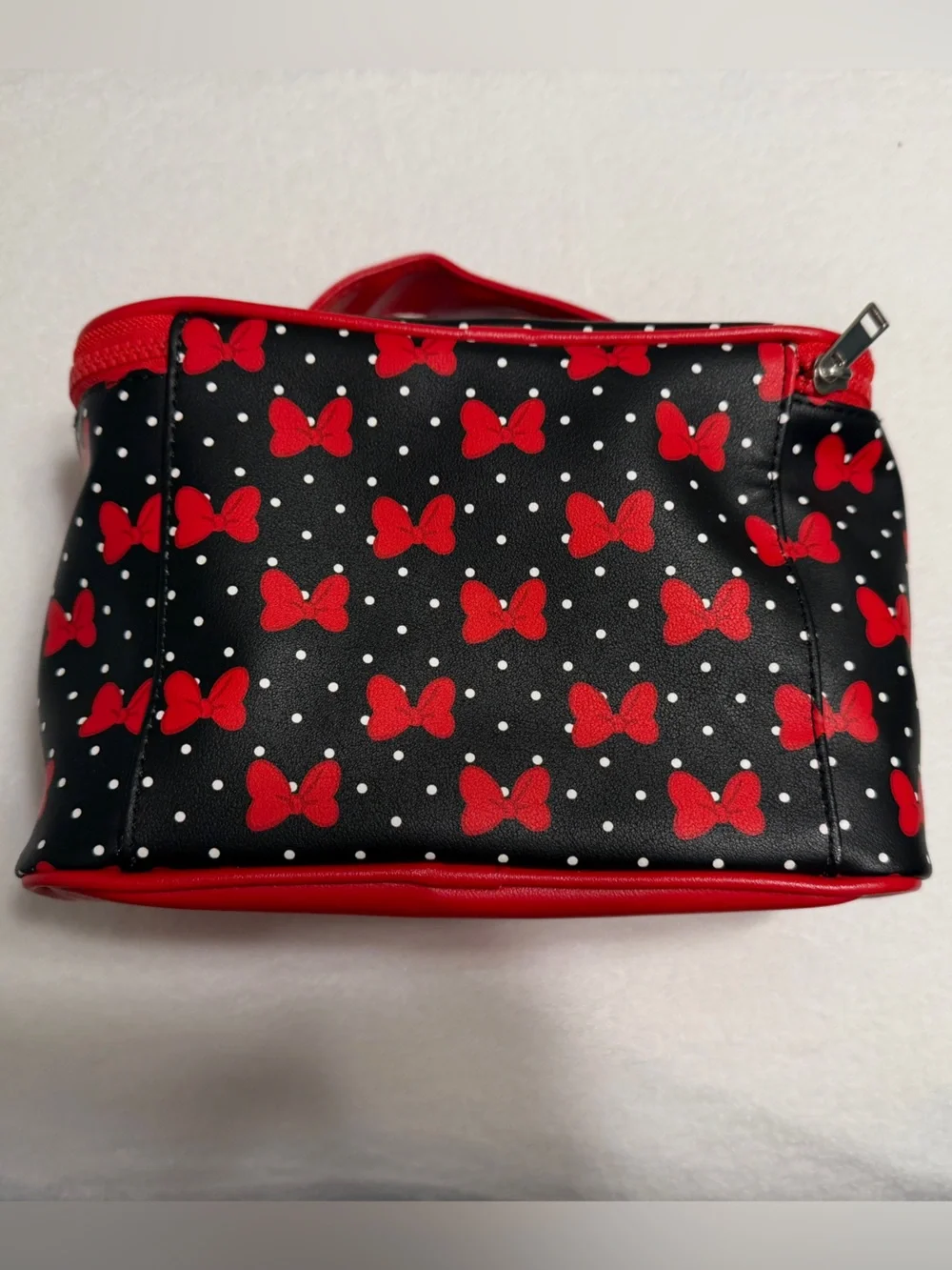 N/A cosmetic bag
