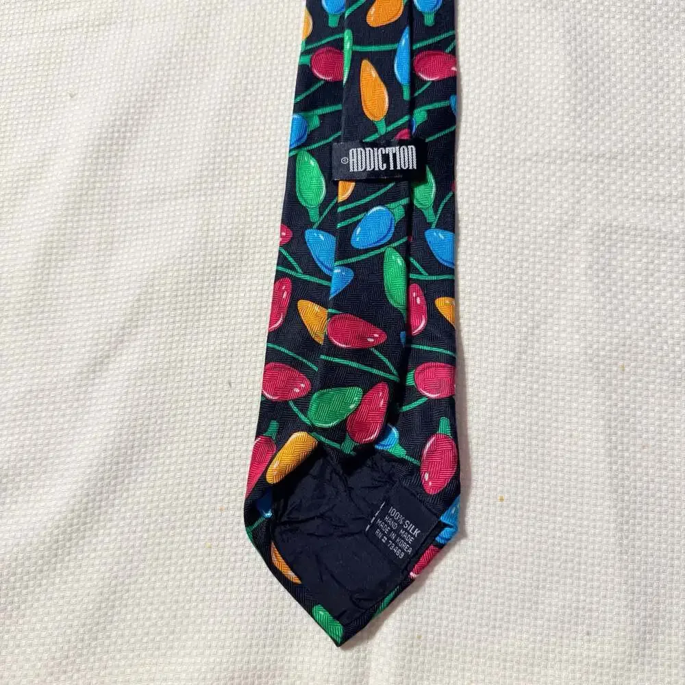 Addiction necktie 100%