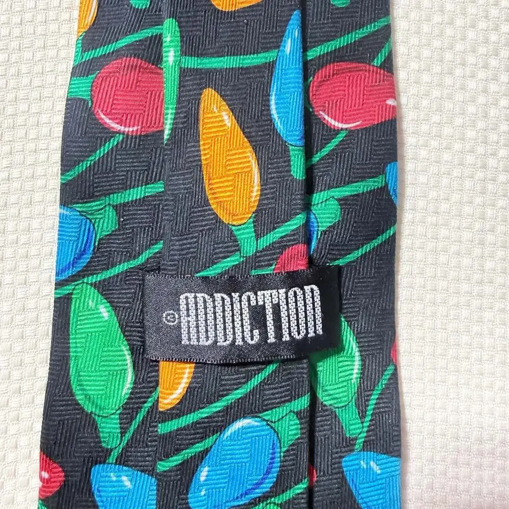 Addiction necktie 100%