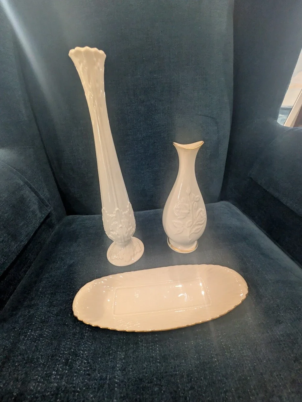 Lenox  Bud Vase Set with Two Vases And One Tray.Gold Trim - Elegant Home Accents