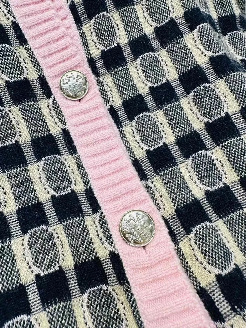 CHANEL rare elegant