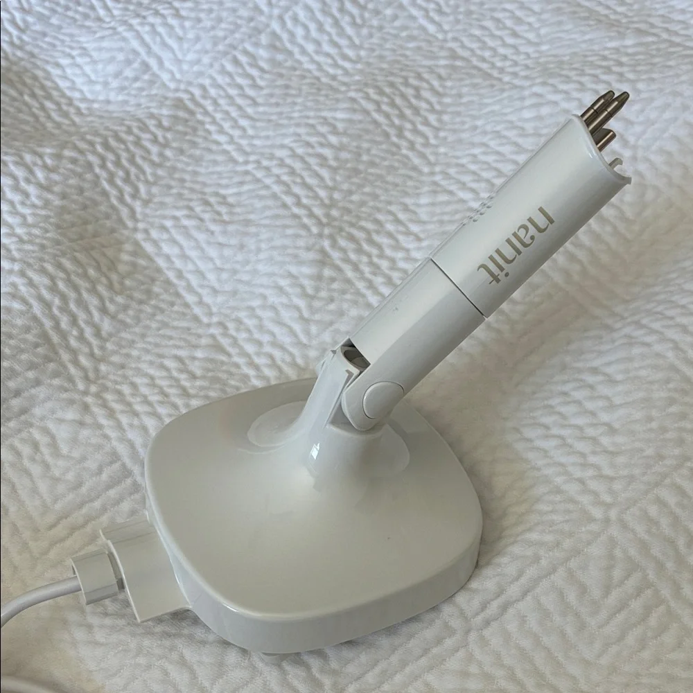 Nanit White Baby Monitor Mount and Charging Stand