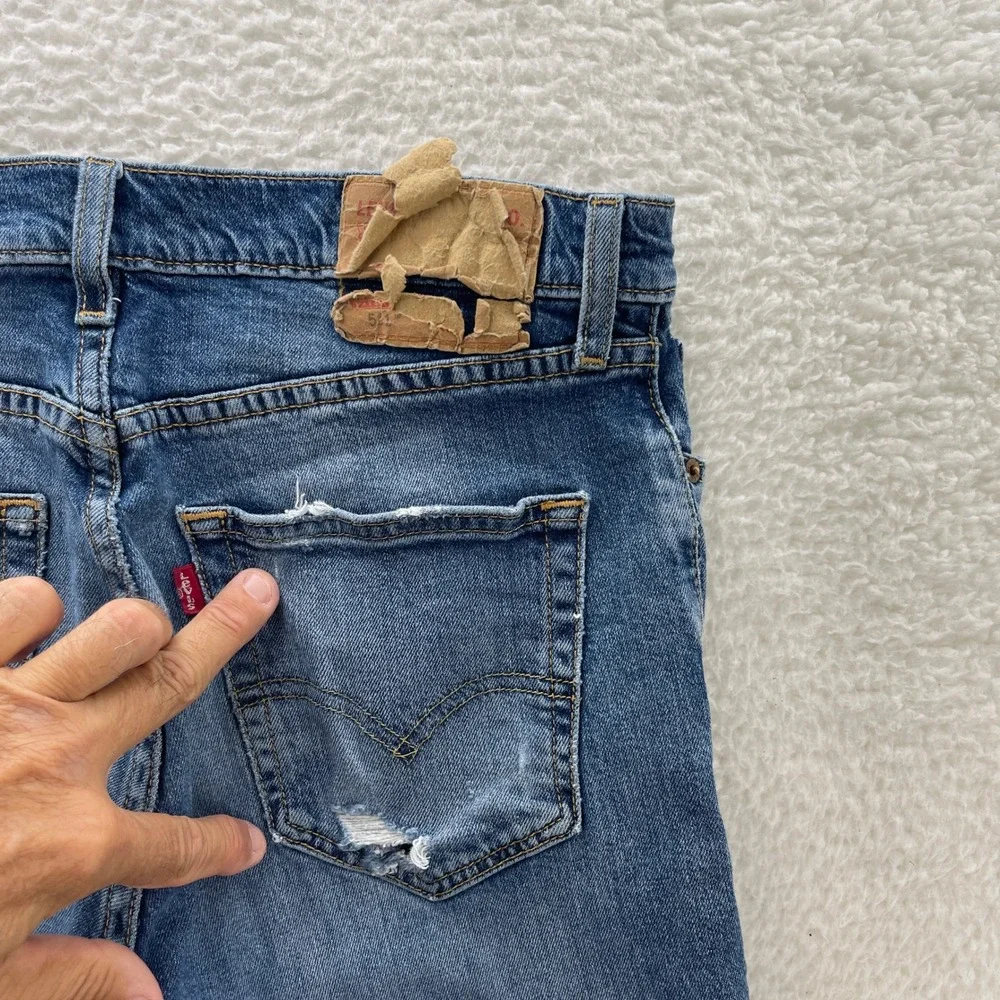 Levis sizing title