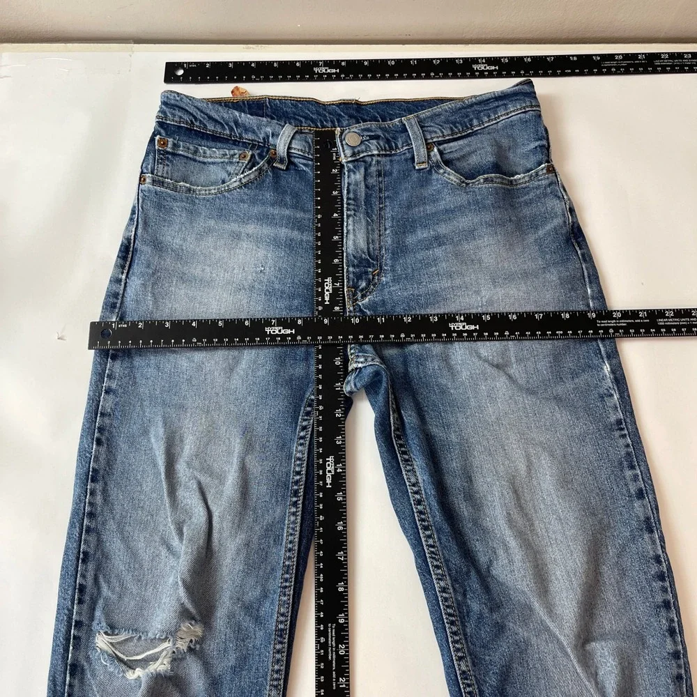 Levis sizing title