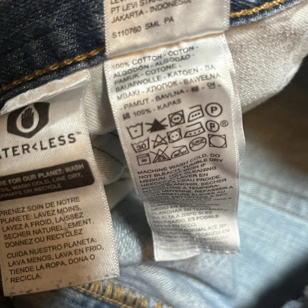 Levis preowned good