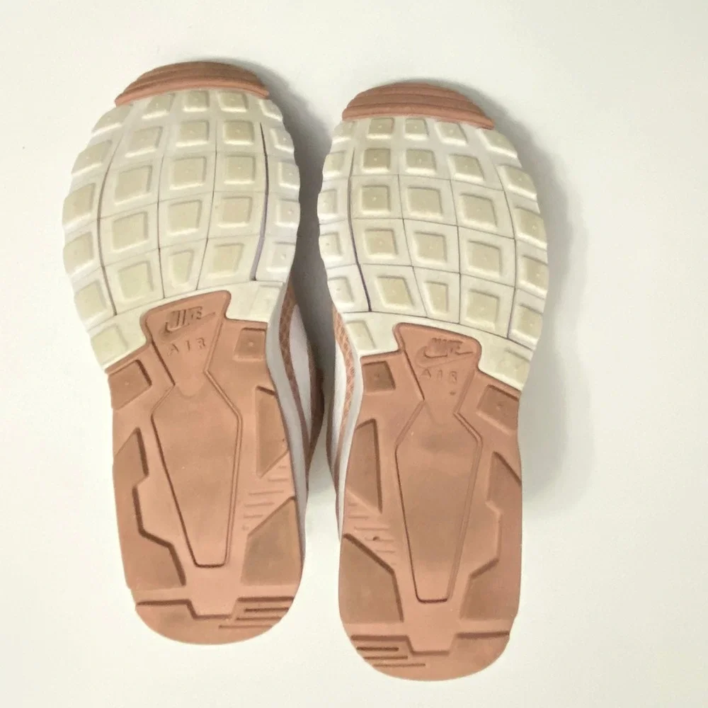 Nike Air Max Motion LW Women 8.5 Rose Gold  Mesh Running Shoes 819957-800