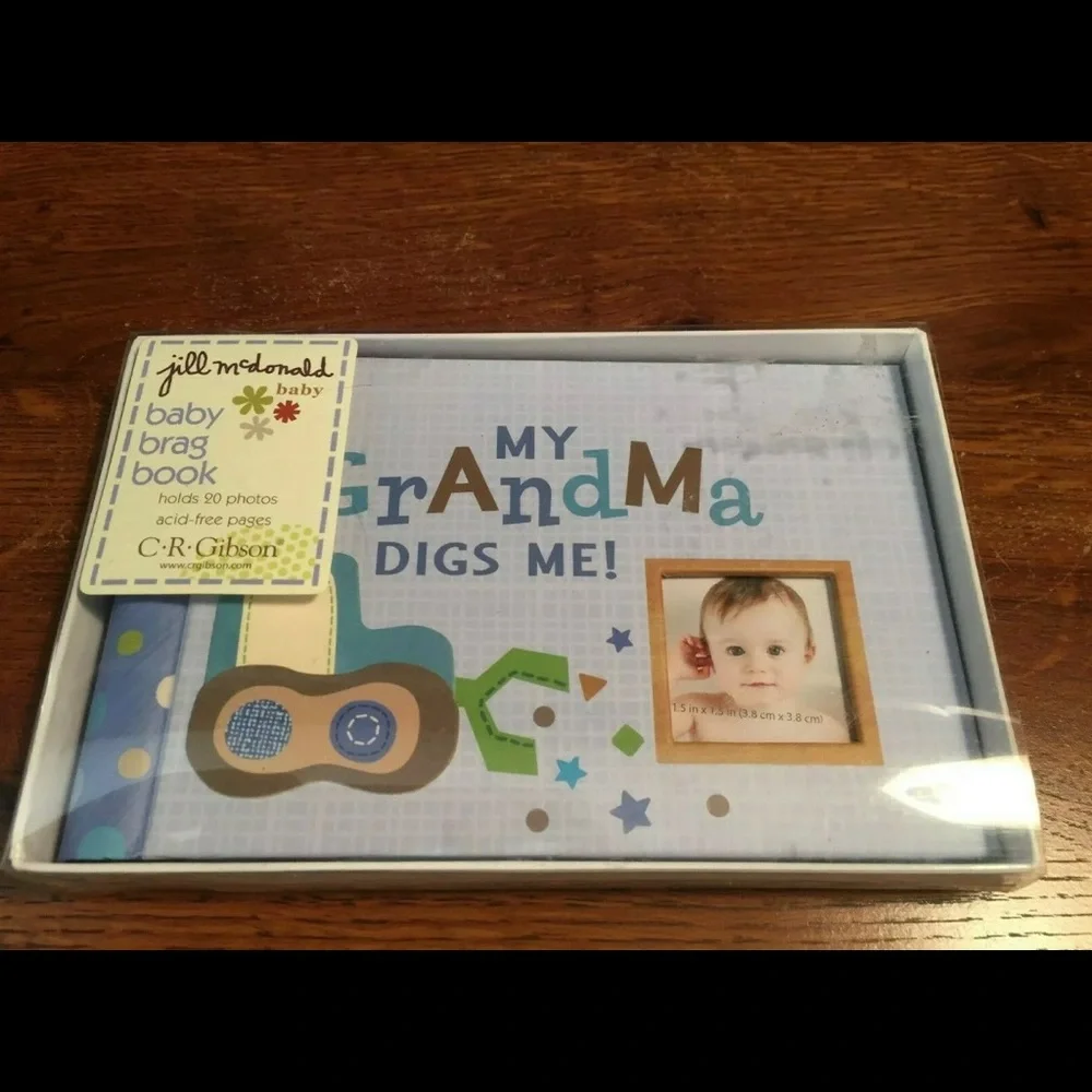 Grandma's Brag Book - My Grandma Digs Me -