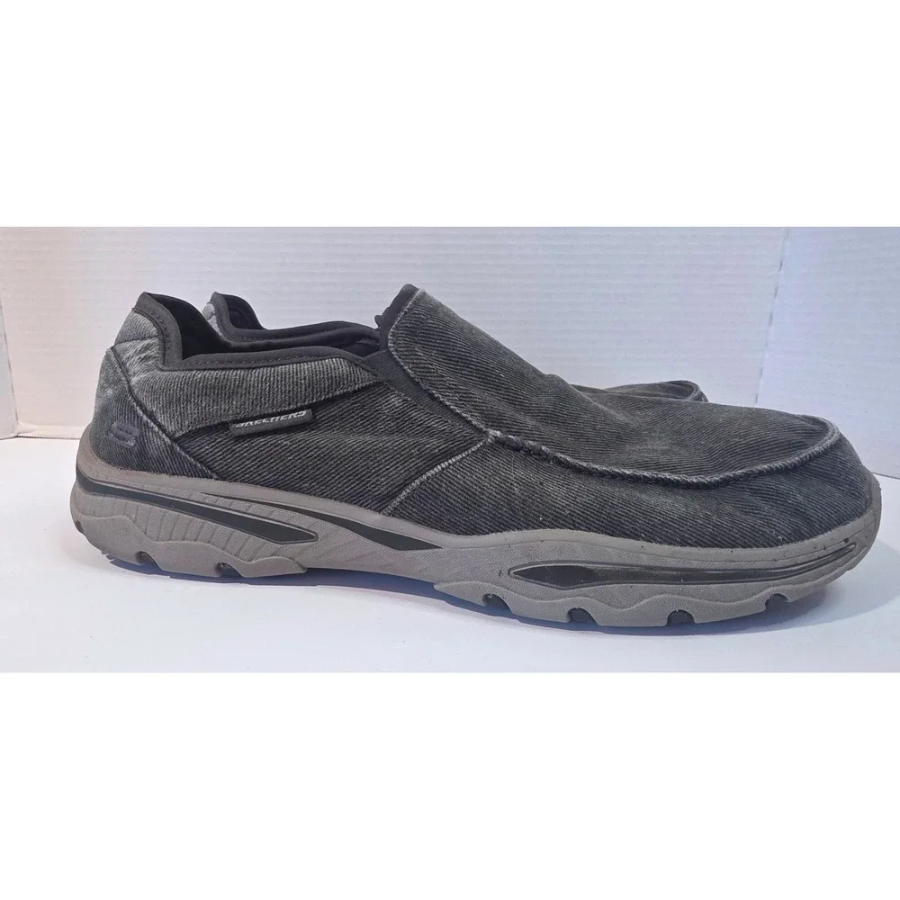 Skechers relaxed fit