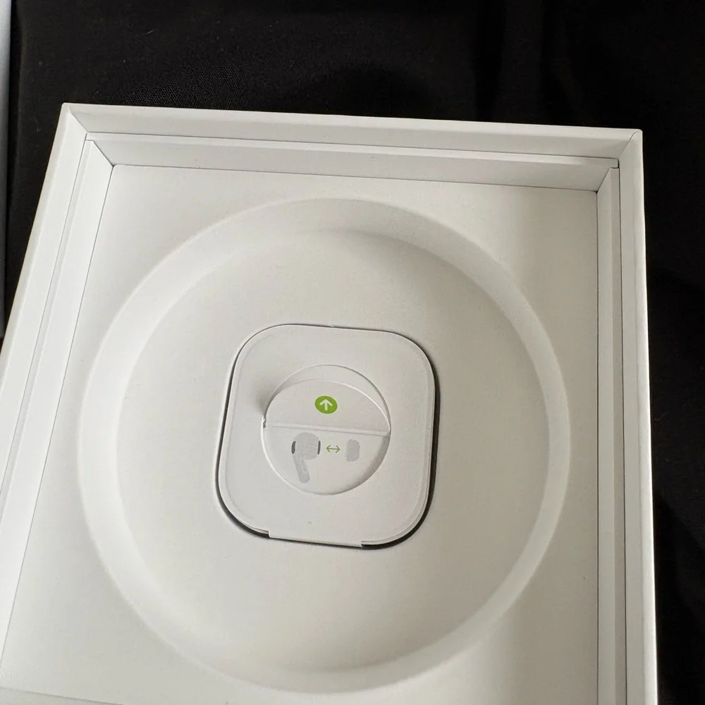 Apple comes box