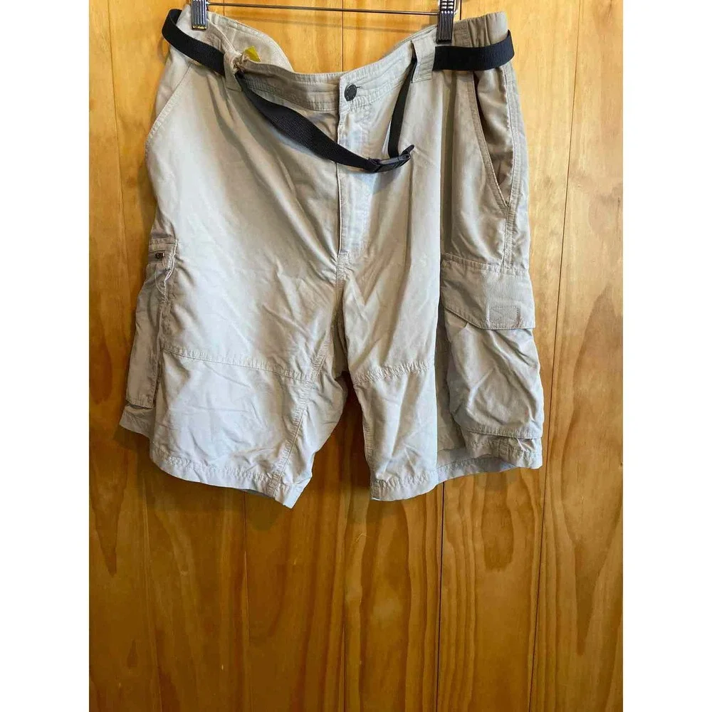 Size 38 Columbia Men's Shorts