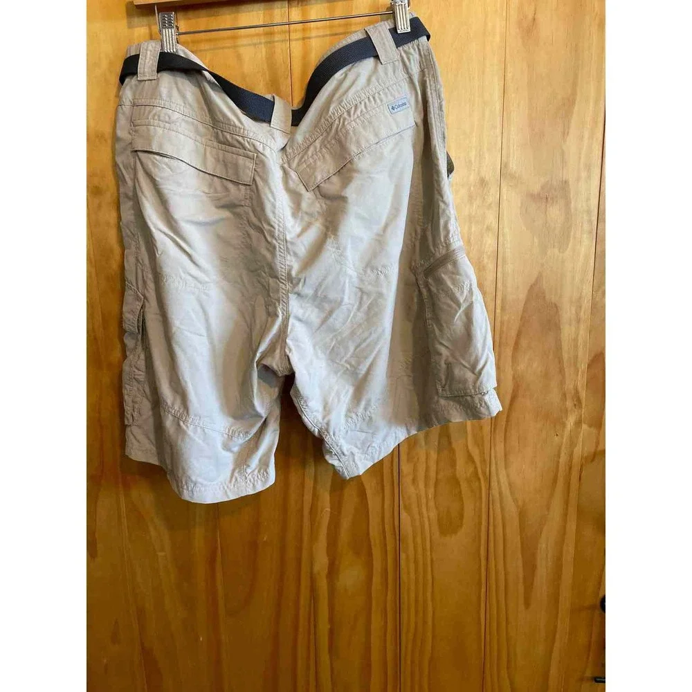 Size 38 Columbia Men's Shorts