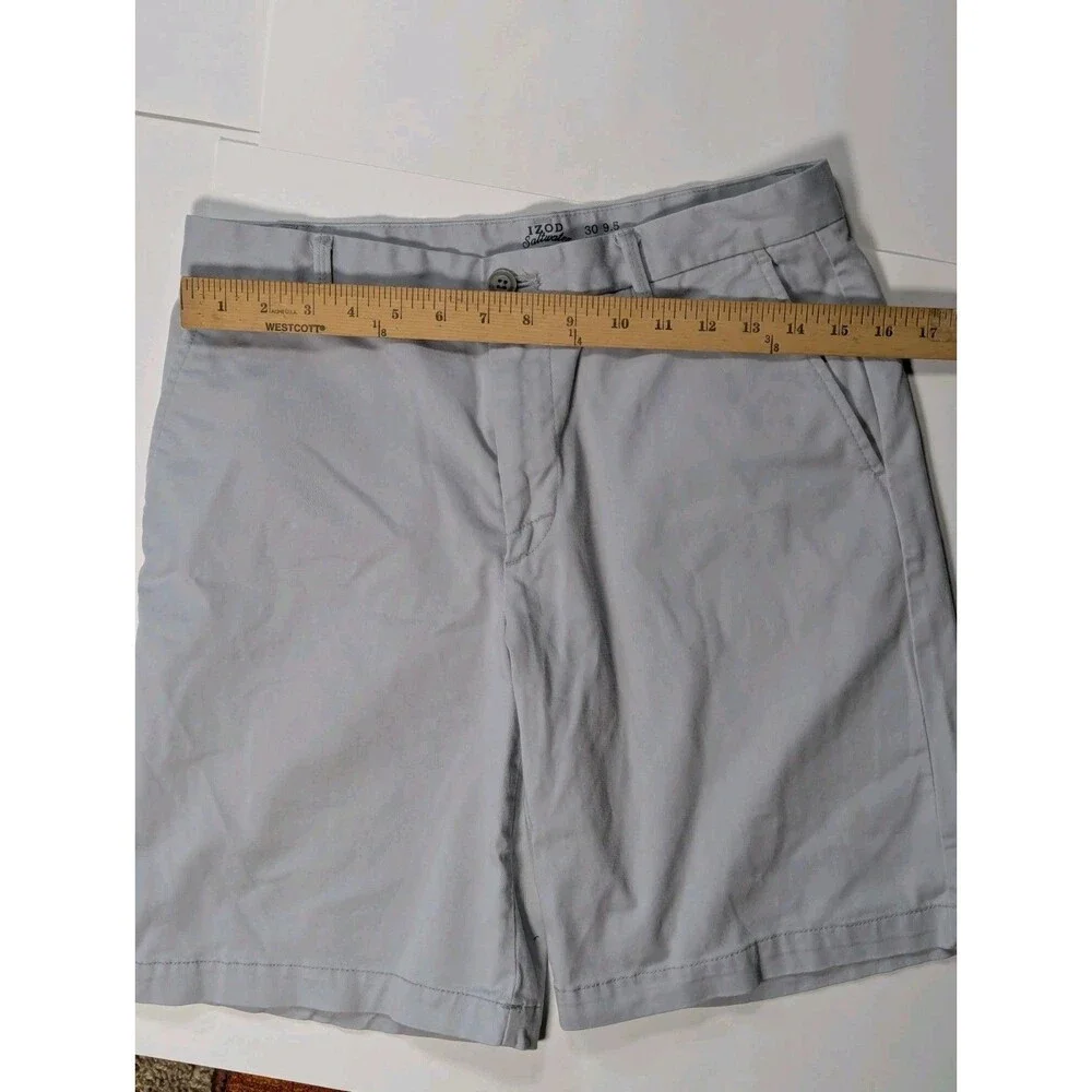 Izod these shorts