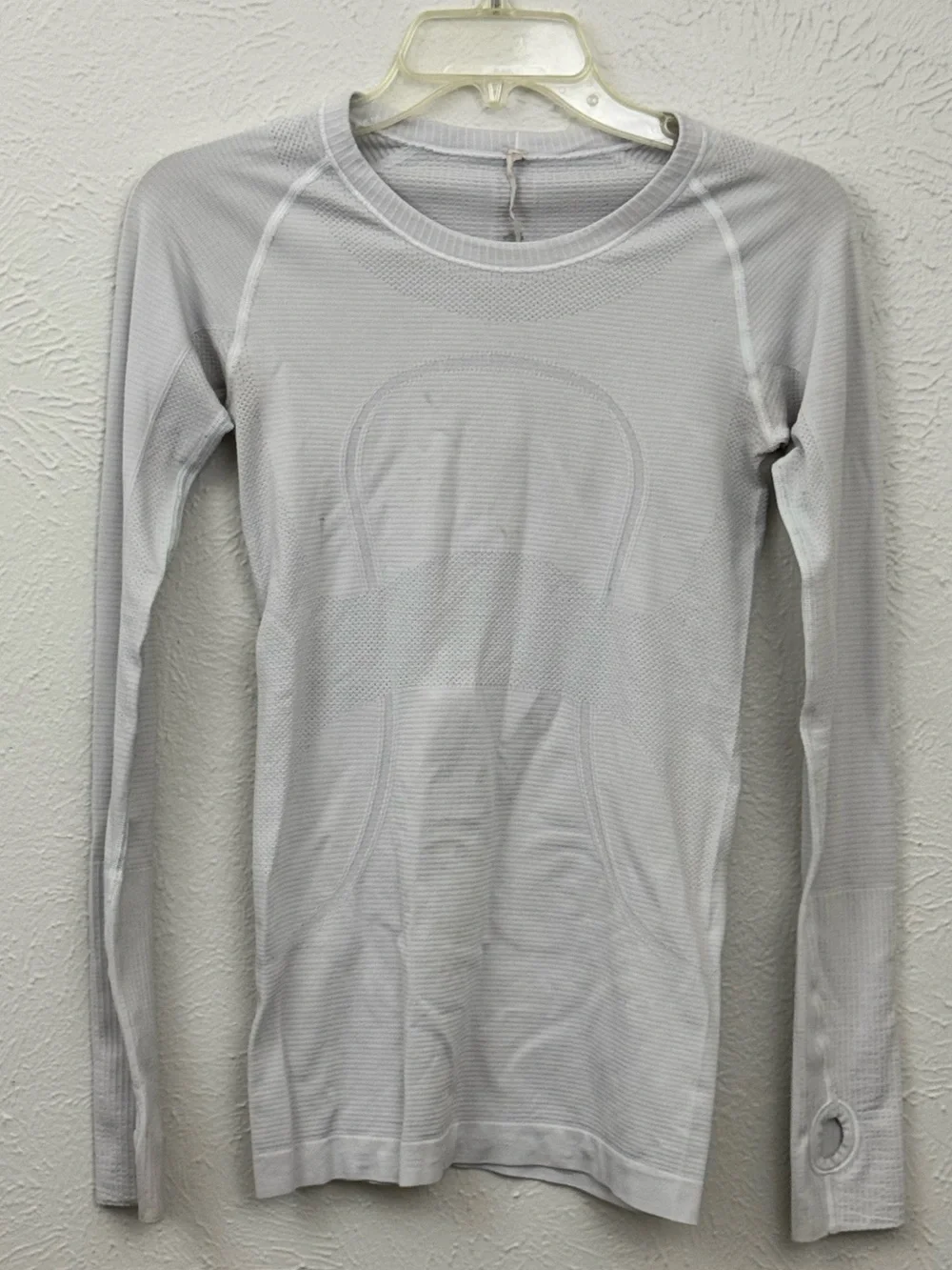 lululemon Run Swiftly Tech Long Sleeve Mesh Top Size 4 White Thumbholes