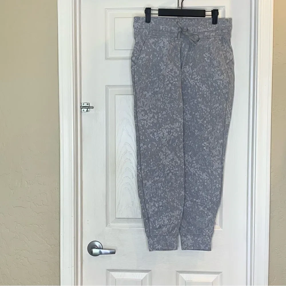 lululemon athletica size rip