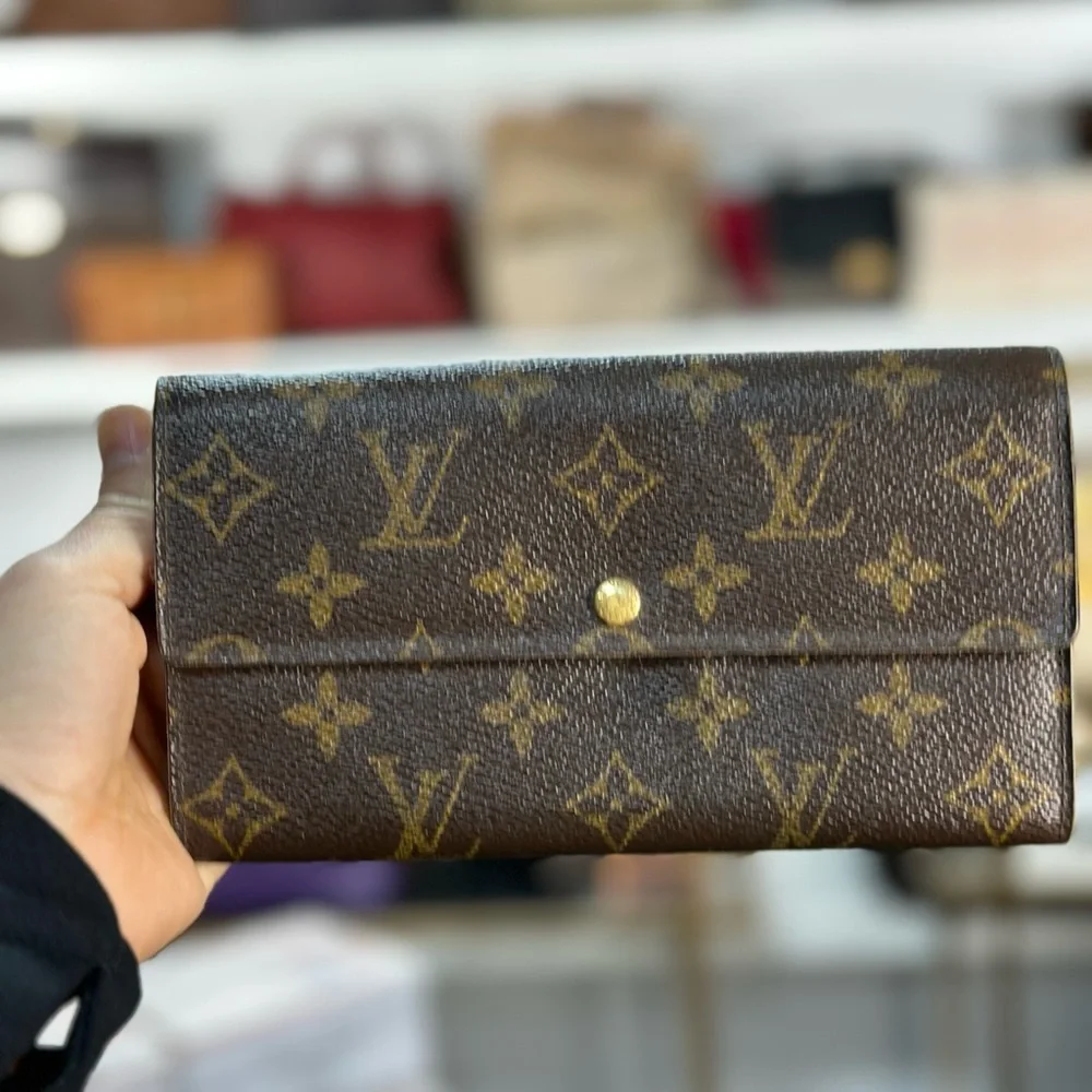 LV MONOGRAM SARAH WALLET