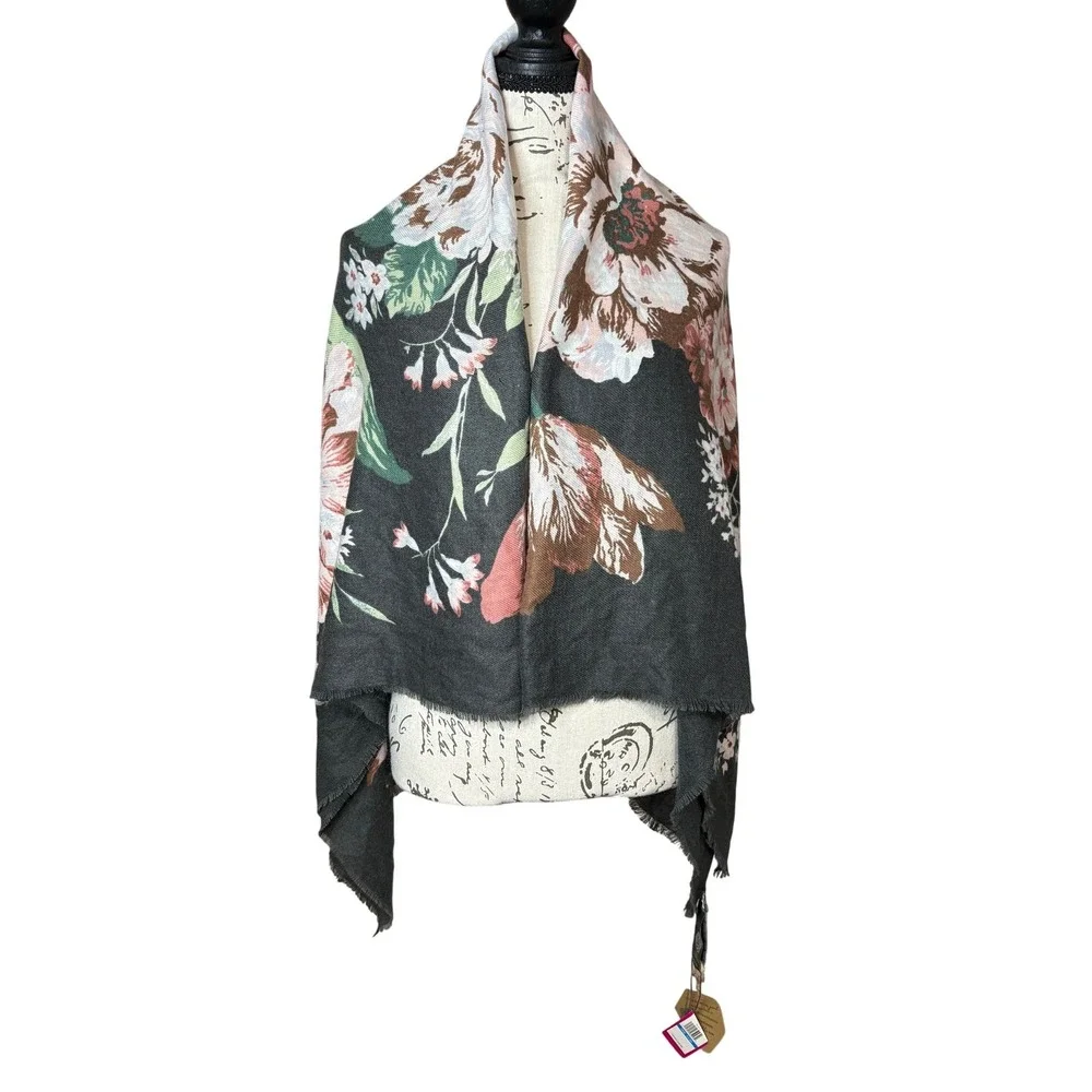Vince‎ Camuto Grey Floral Wrap Scarf Womens OS Fringe Shawl