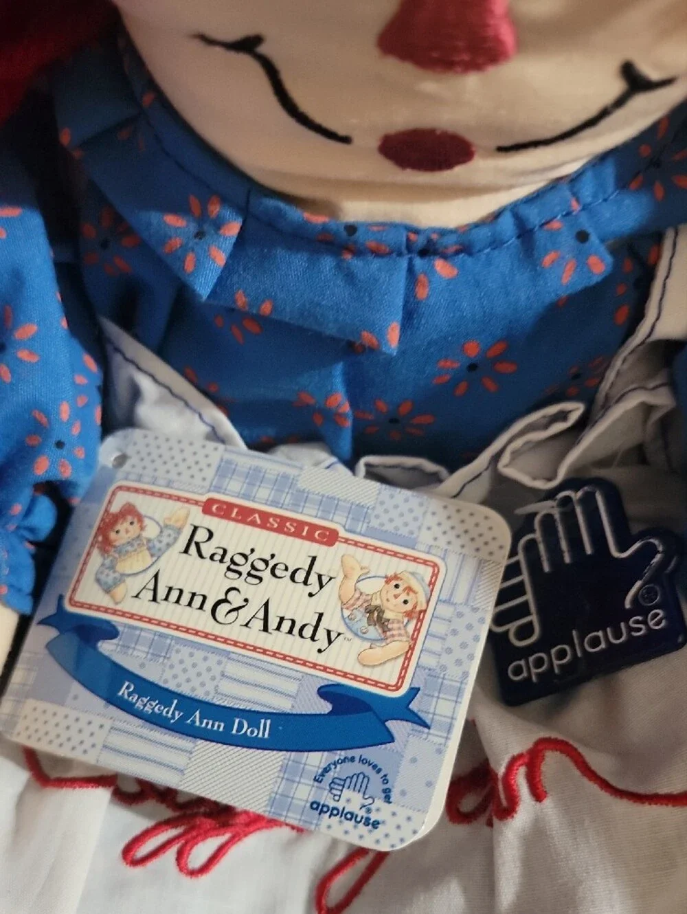 Applause raggedy red
