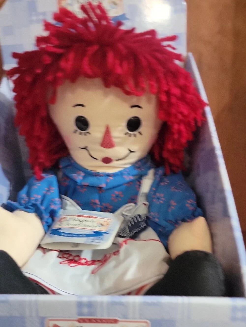 Applause raggedy red