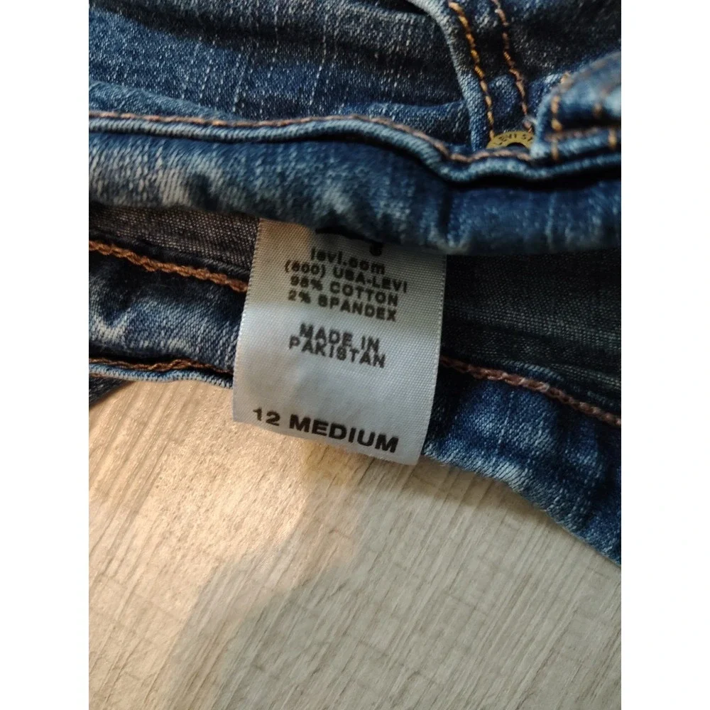 Levis these levi