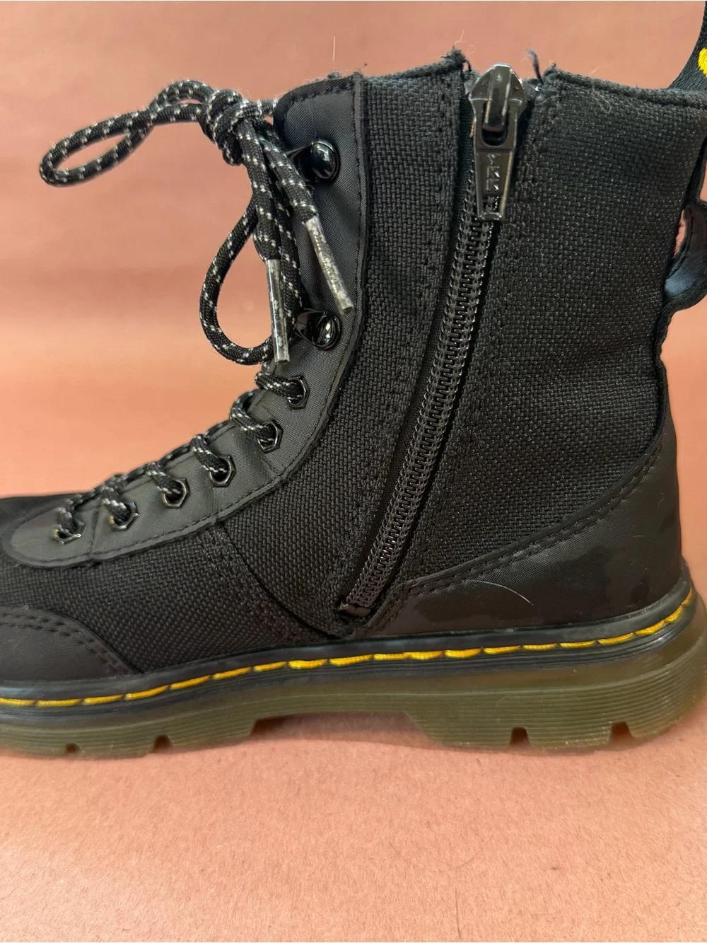 Dr. Martens rugged lace