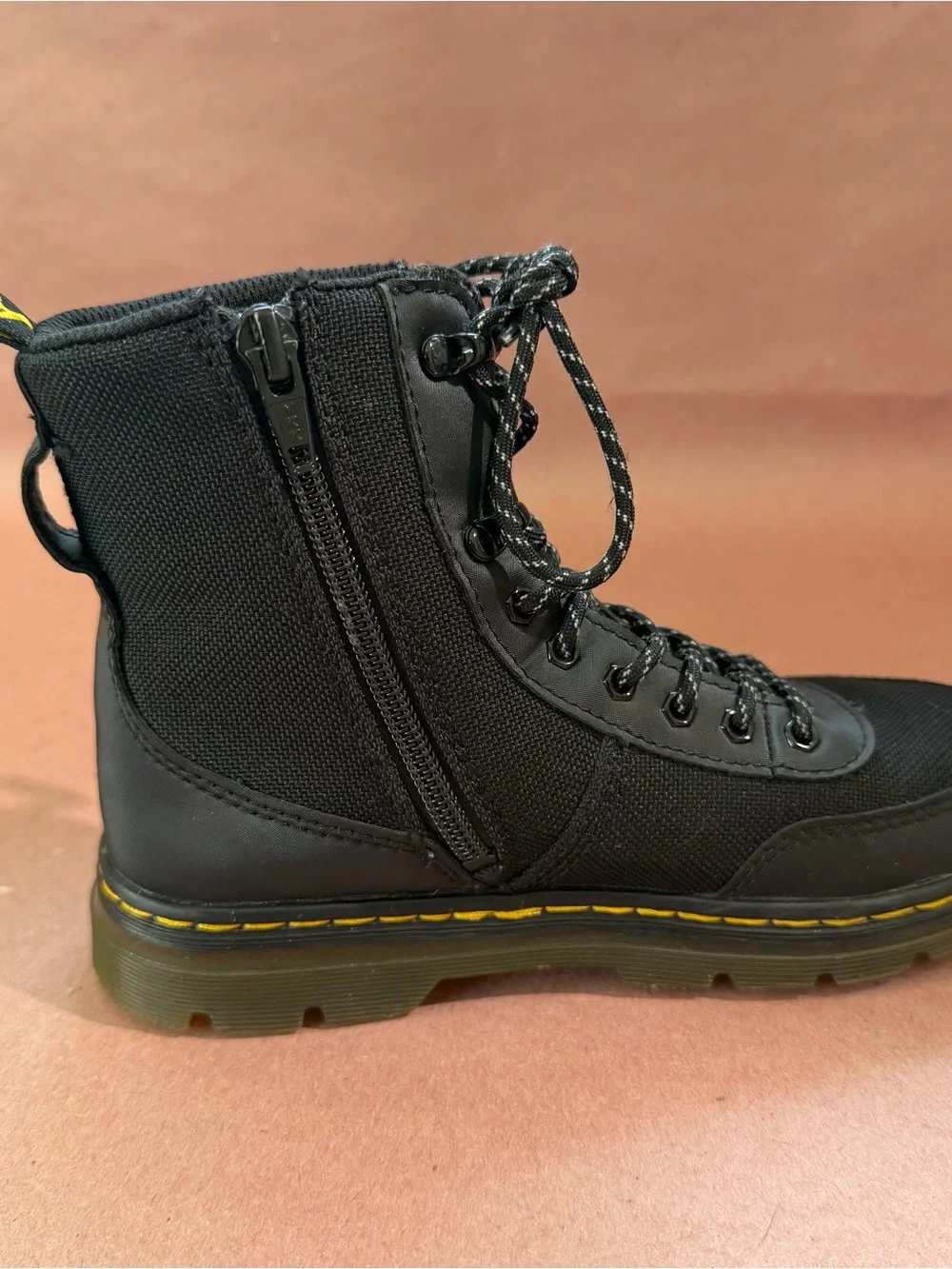 Dr. Martens rugged lace