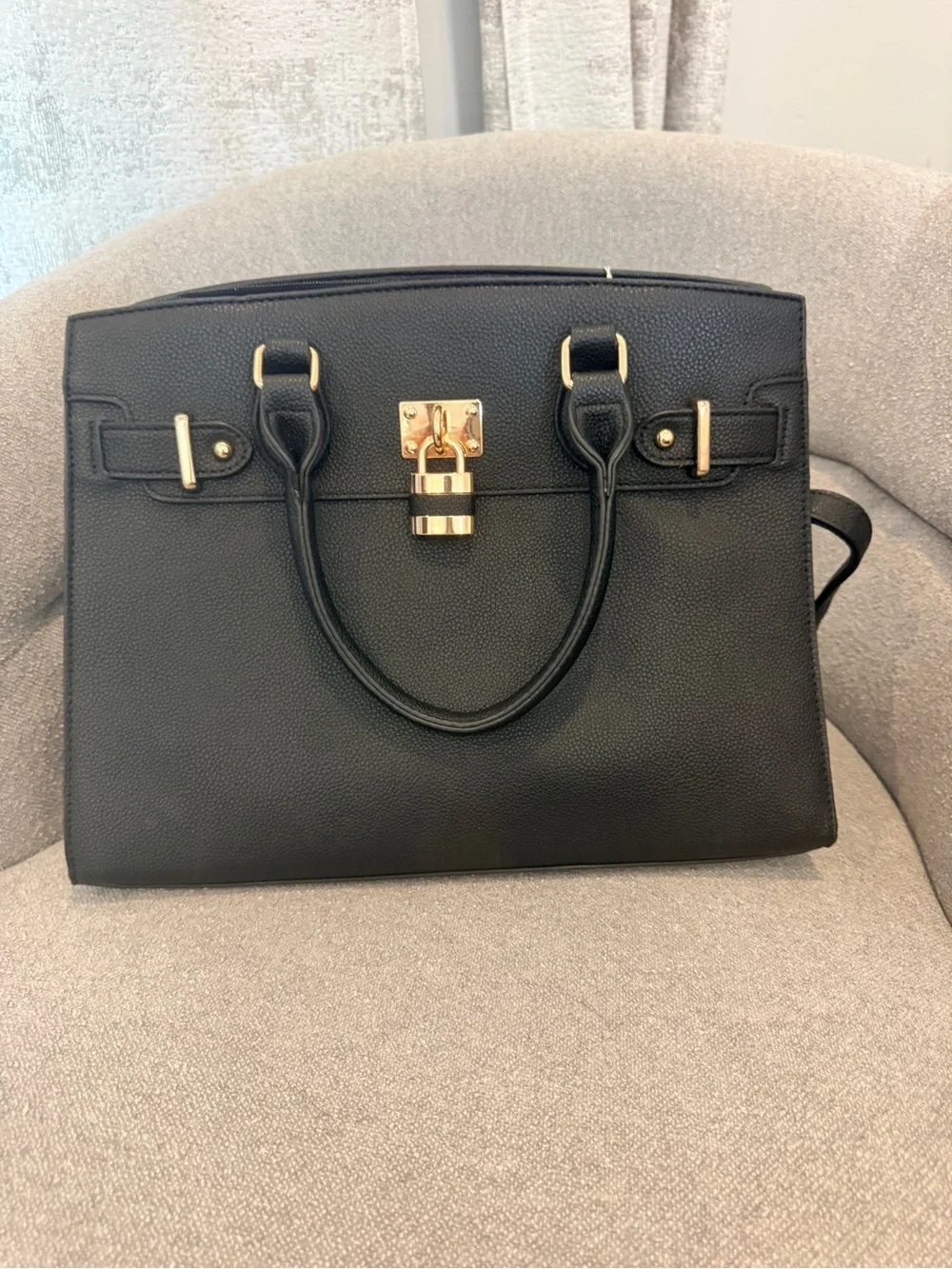 N/A polished black
