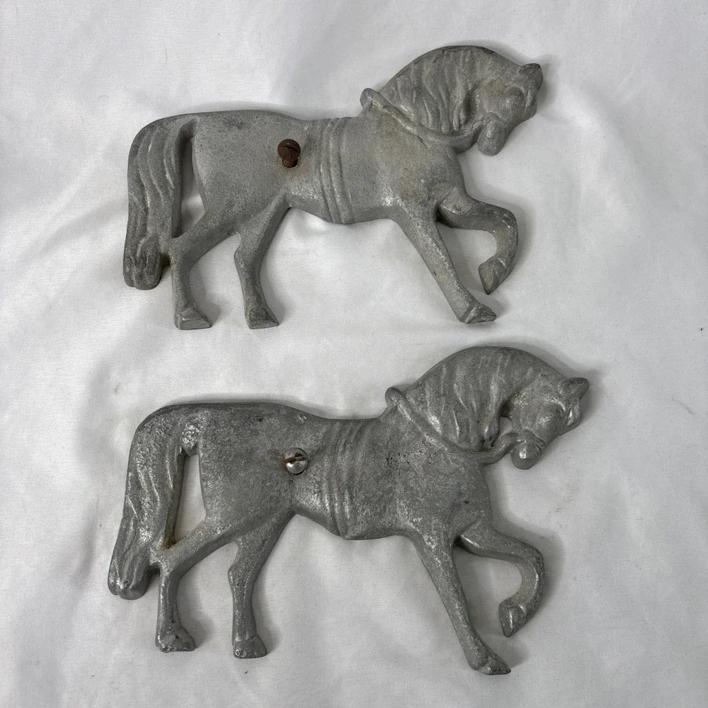 Vintage Cast Metal Horse Wall Barn Gate Door Plaques Set Of‎ 2 Silver Decorative
