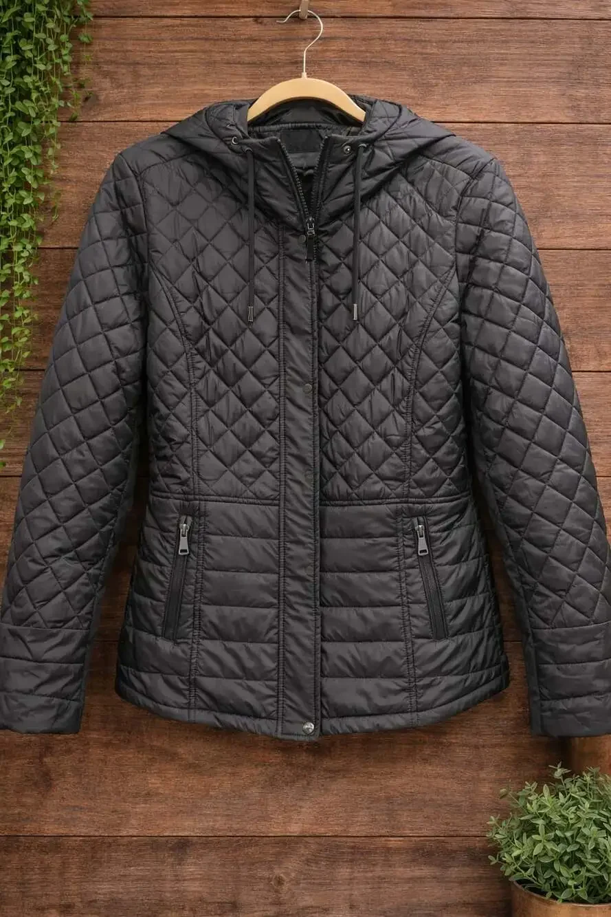 Sebby hooded water