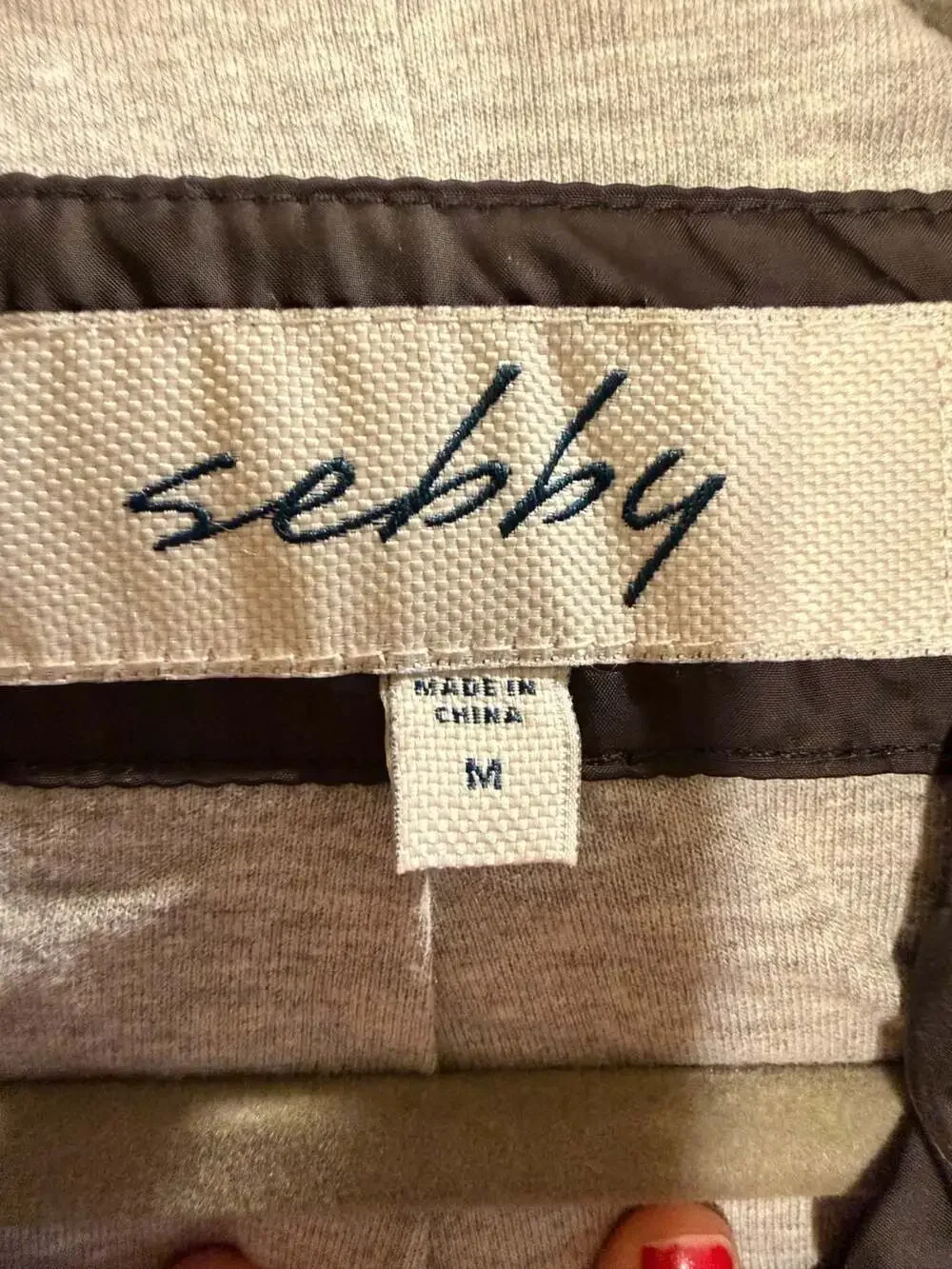 Sebby hooded water